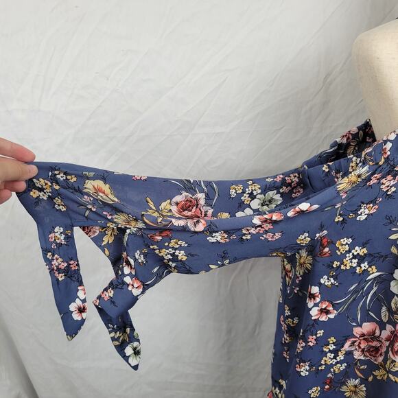 A. Byer Polyester Women's 3X Purple Flowers Blouse - Picture 5 of 8